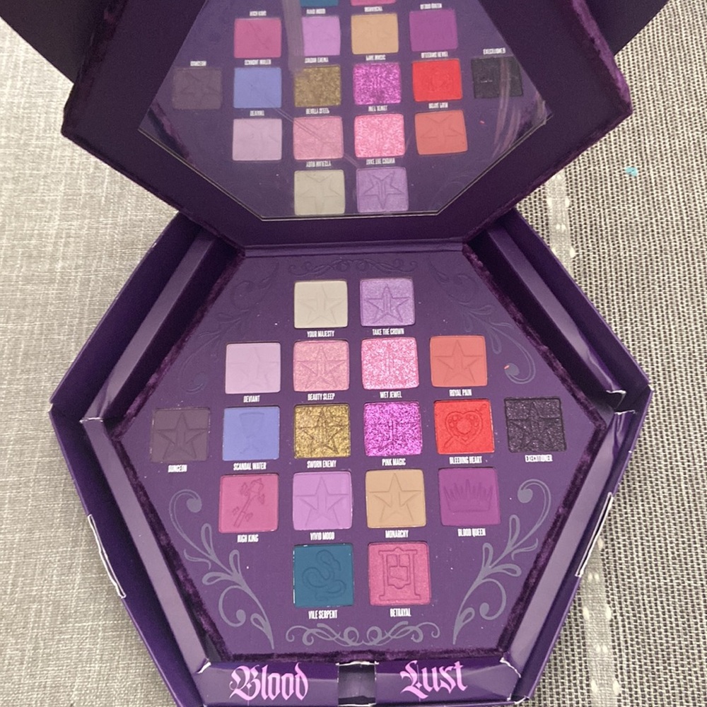 Jeffree Star blood lust palette